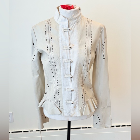 Jackets & Blazers - Vintage cream-colored leather blazer jacket for women